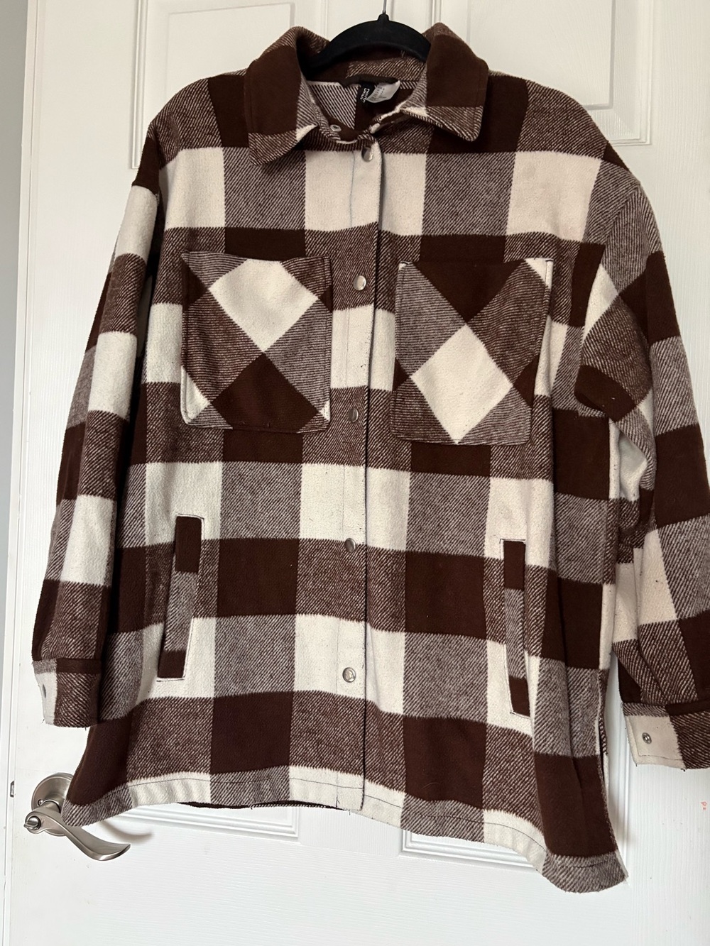 H&M’s DIVIDED Women’s Oversized Brown & Cream Plaid Shacket Jacket